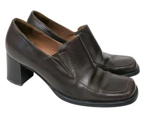 Vintage 90s Roberto Botticelli Brown Leather Heeled Loafers thumbnail 1