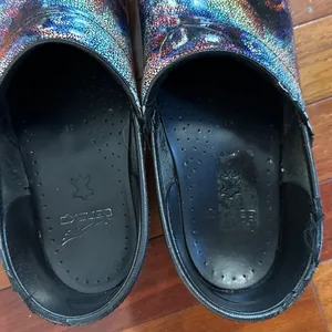 DANSKO Professional Clogs Metallic Patent Leather Abstract Colorful Artsy 41 thumbnail 9