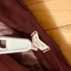Madewell Women's Skinny Pant Sz 26x29 Maroon 19" Rise thumbnail 2