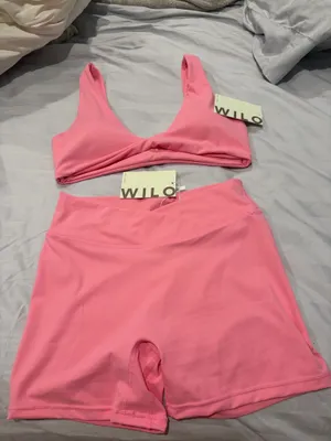 Pink WILO workout set thumbnail 2