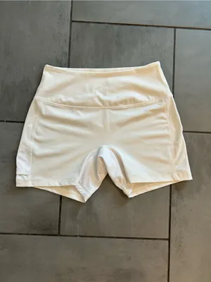 Peter Millar Women’s Cream Bike Shorts thumbnail 2