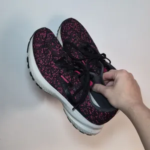 Brooks Women's Black and Pink Trainers thumbnail 11