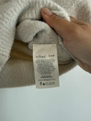 Aritzia Wilfred Free Short Button-Front Women's Sweater Cropped Cardigan - Cream thumbnail 3