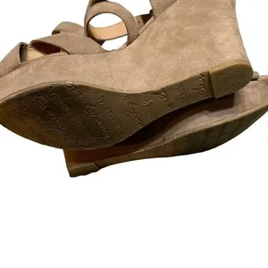 American Rag Wedge Sandals‎ Tan 6 Strappy Faux Suede Platform thumbnail 11