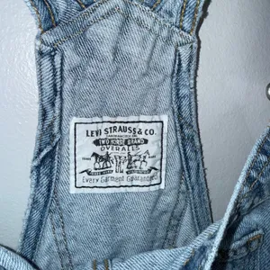 Levi's Denim Shortalls Women S Blue Light Wash Good Two Horse Brand Overalls thumbnail 2