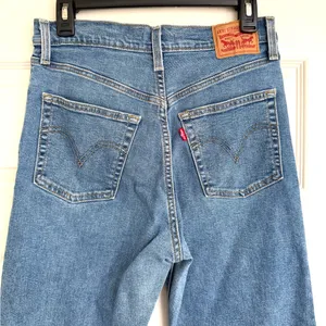 Levi’s Ribcage‎ Straight Ankle High Waist Jeans Size 29 thumbnail 5