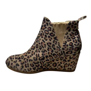 TOMS Kelsey Leopard Print‎ Wedge Ankle Boots 7.5 #1004940619-20 thumbnail 2