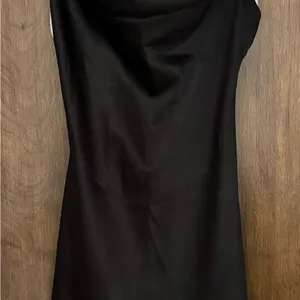 Threads & States black satin spaghetti straps cowl neck slip dress, size S party thumbnail 7