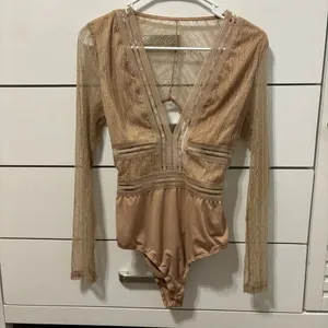 Lulu’s Casita Beige Sheer Lace Long Sleeve Bodysuit thumbnail 4