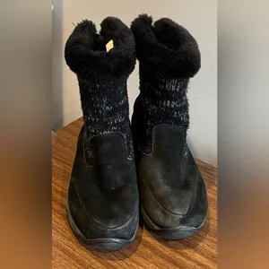 Khombu Black Suede and Knit Faux Fur Winter Boots, Size 7 thumbnail 2