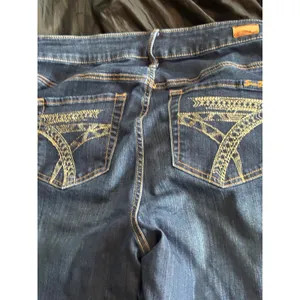 Seven7 Womens Mid Rise Micro Boot Jeans Dark Wash Embroidered Pockets 14W thumbnail 3