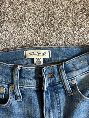Madewell Jeans Mid-Rise Kick Out Crop thumbnail 3