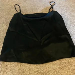 Reformation‎ small tank top thumbnail 2
