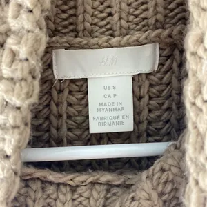 H&M Chunky Knit Turtleneck Boxy Sweater thumbnail 10