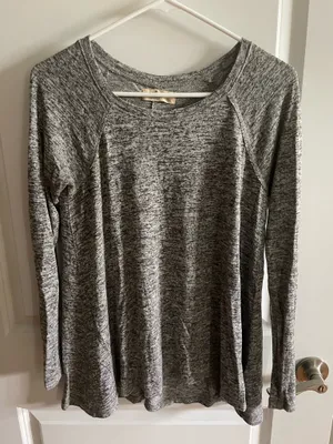Hollister long sleeve gray top - size medium  thumbnail 1