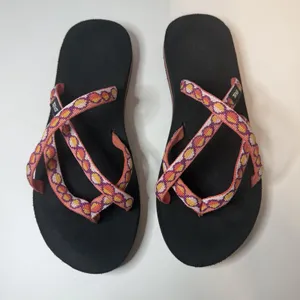 Teva Women's Olowahu Sandal Palms Red US Size 8‎ thumbnail 1