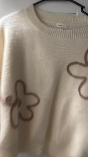 woman’s sweater White thumbnail 4