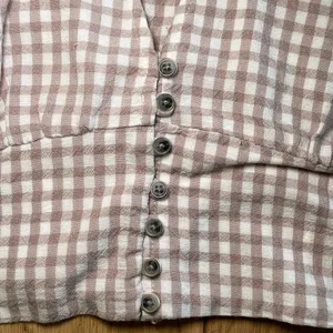 Urban Outfitters Tan and White Checkered Cropped V-Neck Top thumbnail 4