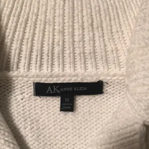 Ann Taylor sz small sweater thumbnail 3
