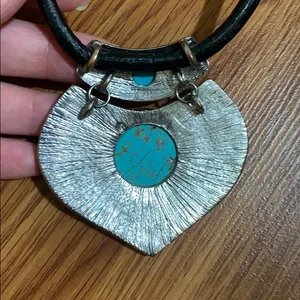 Necklace thumbnail 3