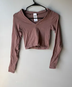 Gymshark Women’s Brown Long Sleeve Cropped V Neck Top Size Small Athleisure thumbnail 1
