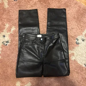 Aritzia Wilfred Womens Sz 4 The Melina Pant Vegan Leather Black #81518 HighWaist thumbnail 2