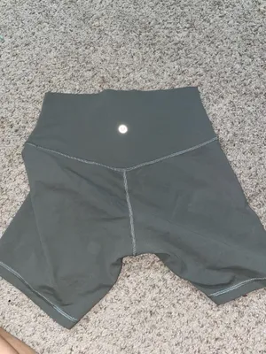 Lululemon Align Shorts 6" thumbnail 4