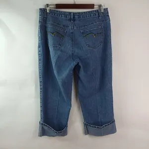 Bill Blass 32 Medium Wash Stretch Capri Jeans thumbnail 2