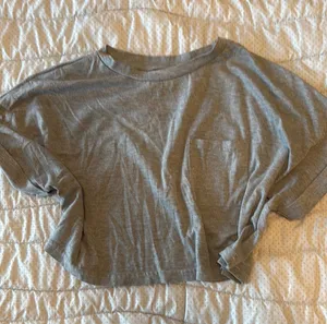 Shein Crop Tee thumbnail 1