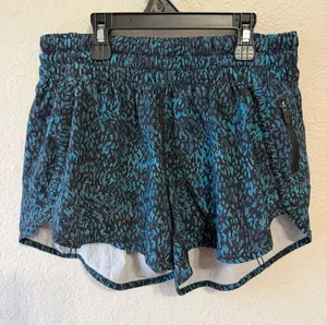 Lululemon shorts Tracker LR Short Animal Print thumbnail 1