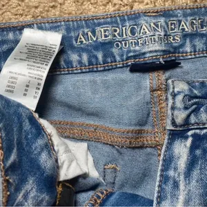 American Eagle Outfitters jeans Women’s Super Stretch Distressed Sz 00 Short thumbnail 4