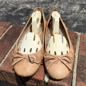 Coach Women's Kathy Leather Beige Perforated Logo Ballet Bow Flats Sz 8B thumbnail 3