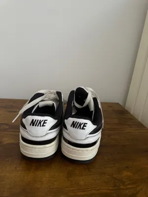 Nike Shoes Women’s Black White thumbnail 3