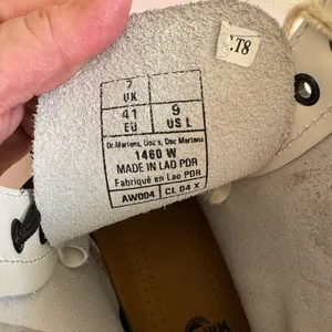 NWT Dr. Martens 1460 White Lace-Up Boots Womens size 9 thumbnail 10