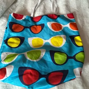 Estée Lauder Lisa Perry Sunglasses Beach Tote Bag. thumbnail 4