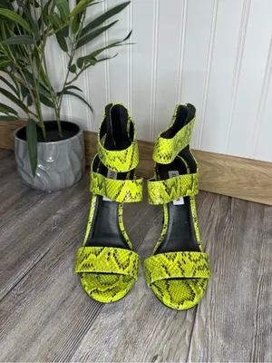 Steve Madden Mira Sandle Heels Neon Green Yellow Snake Print Ankle Strap Women 8 thumbnail 2