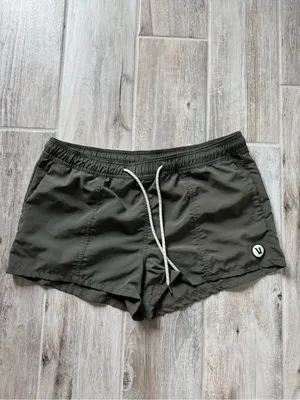 Vuori Sunwashed Olive Green Shorts Medium NWOT thumbnail 5