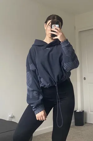 Nike Crop Therma Fleece Jacket thumbnail 1