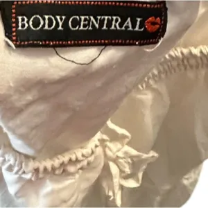 Body Central‎ White Skirt thumbnail 6