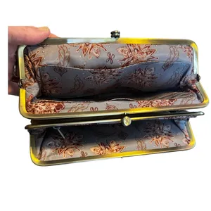 Women’s Hobo Vintage Gold Leather Lauren Clutch Wallet Kiss Lock Organizer thumbnail 4