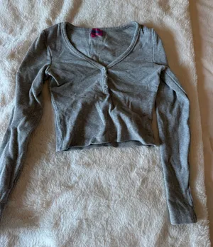 Edikted Grey Long Cropped Sleeve thumbnail 1