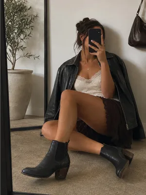 Frye Black Leather Chelsea Ankle Boots Block Heel thumbnail 1