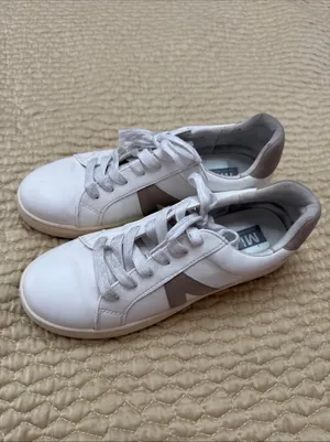 Share Women’s Mia Italia Low Top Sneaker Shoes Sz 8M White & Cream thumbnail 7