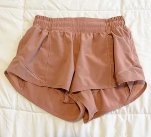 Lululemon Hotty Hot Short 2.5” thumbnail 1