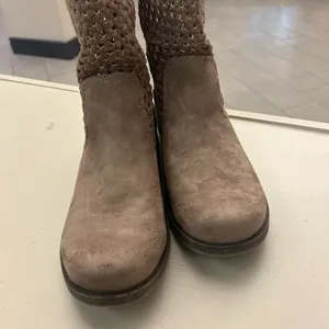 Booties Stylish Women's Taupe Ankle Booties 10 MUDD Excellent shape thumbnail 9