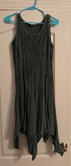 Green dress tie back Size 8 thumbnail 1