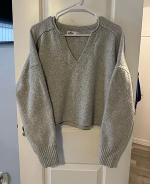 Hollister Sweater thumbnail 1