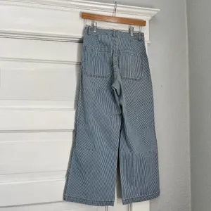Universal Threads Blue and white striped sailor wide leg pants thumbnail 4