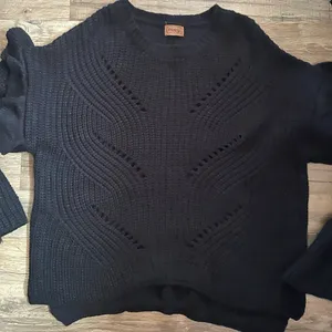 POL Black Chunky Knit Oversized Sweater‎ Ruffle Sleeve NWOT T Medium thumbnail 2
