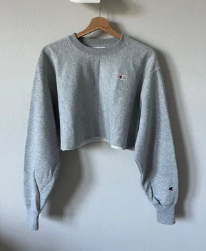Champion Cropped Crew Neck Sweatshirt thumbnail 1